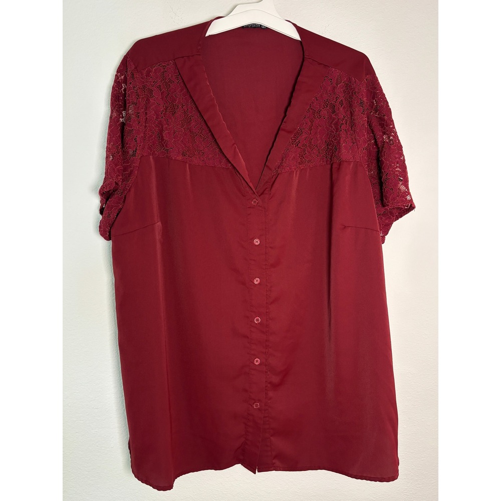 BloomChic Burgundy Lace Shoulder Button Up Blouse Plus Size 22-24 Short Sleeve